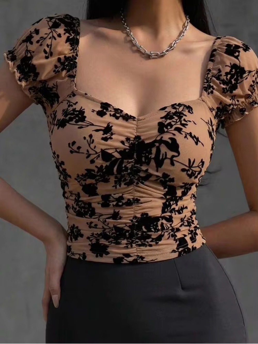 🏡 Dazy Floral Ruched Short Sleeve Top - Brown & Black - Size XL